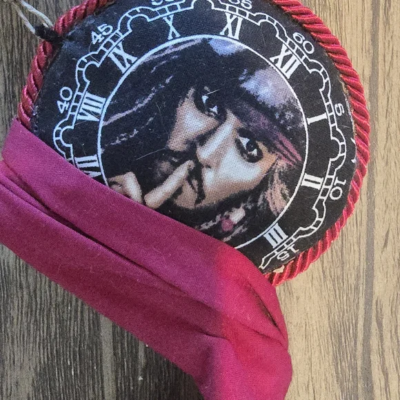 Red and Black Headband with Jack Sparrow - PIRATES OF THE CARIBBEAN - Picture 2 of 3